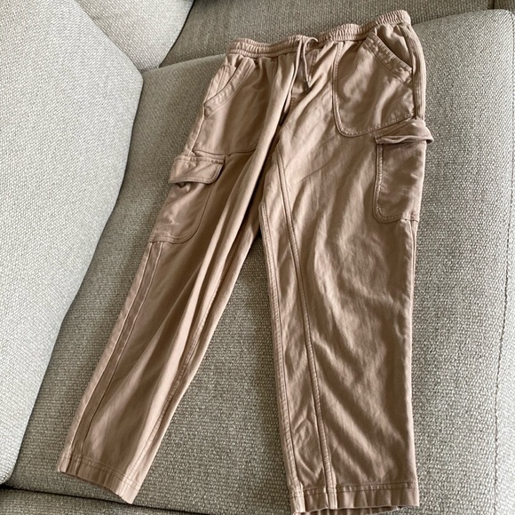 Athleta cargo crop pants, tan, size 4 - Picture 1 of 7